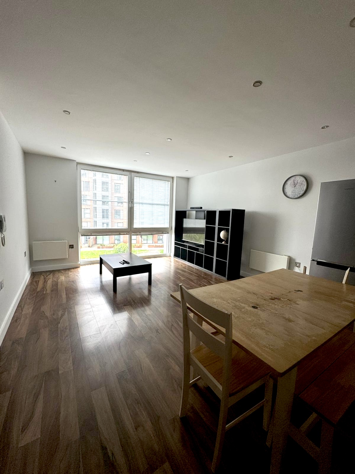 Milliners Wharf — open-plan living and dining area