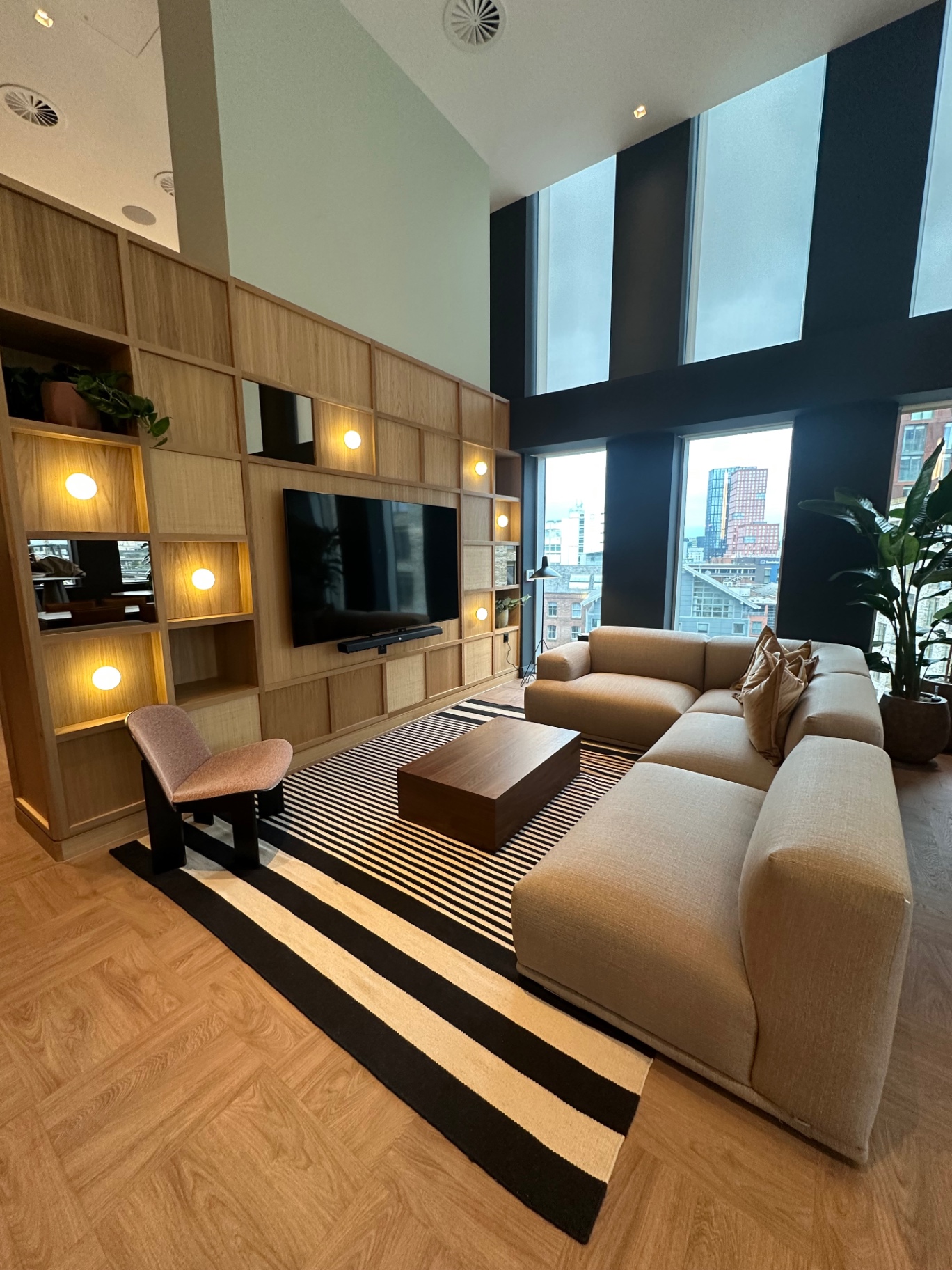 One Port Street residents’ lounge with city views