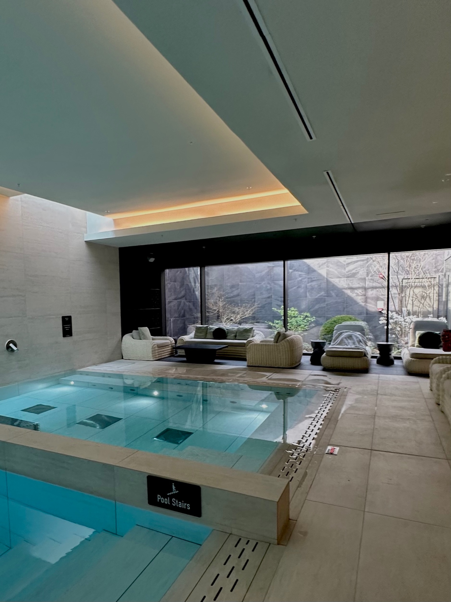 WaterHouse Gardens residents’ pool and lounge